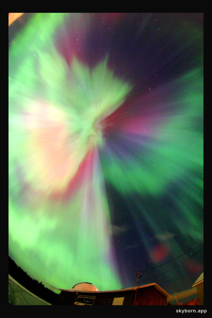 A Full Sky Multicolored Auroral Corona
