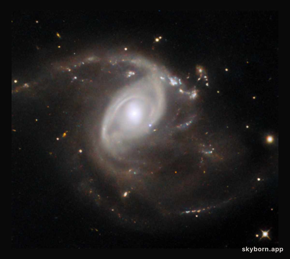 Mushroom-like telescopes capture cosmic signals